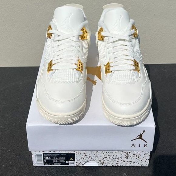 Jordan 4 Metallic Gold Women 10.5/Men 9